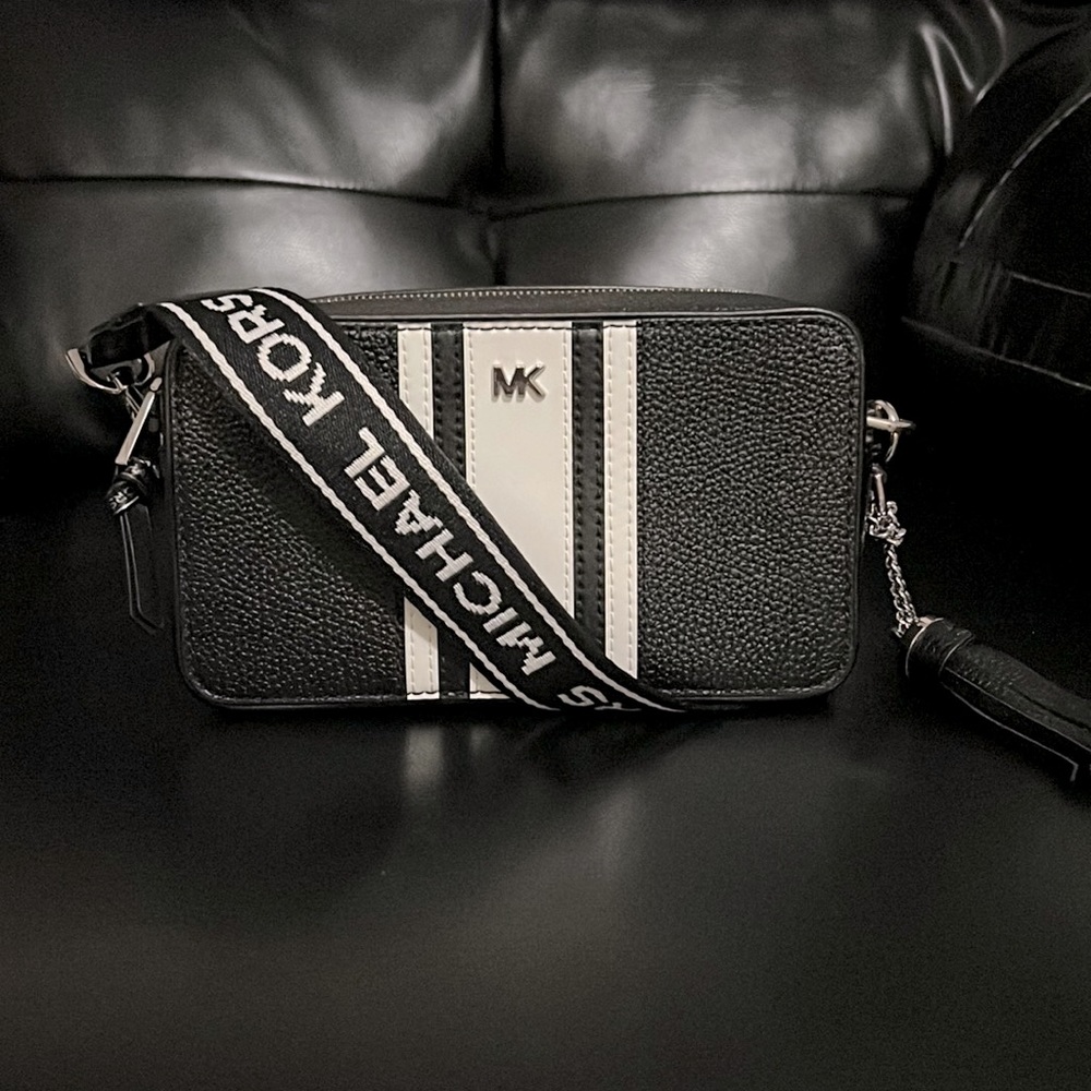 Michael Kors - black/optic white small camera crossbody bag